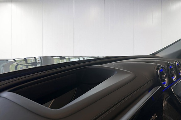 Mercedes-Benz GLC300 e 16 of 16