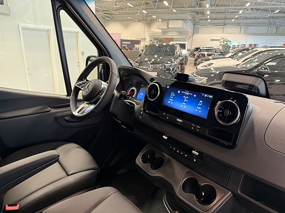 Mercedes-Benz Sprinter 317 8 of 13