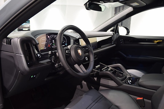 Porsche Cayenne Coupe 4 of 5