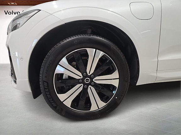 Volvo XC60 9 of 23