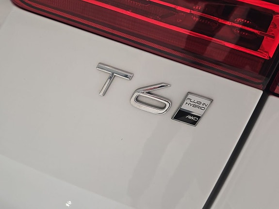 Volvo XC60 15 of 23