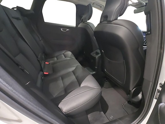 Volvo XC60 6 of 23