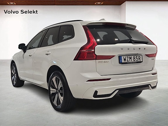 Volvo XC60 2 of 23