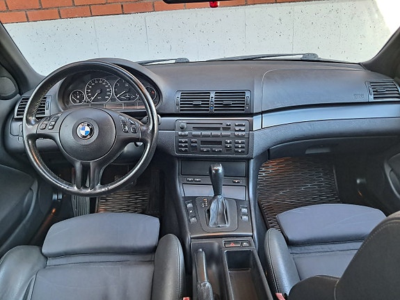 BMW 320i 13 of 15