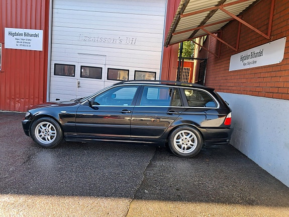 BMW 320i 4 of 15