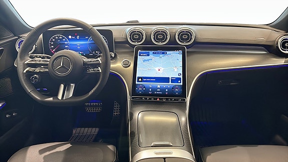 Mercedes-Benz C300 e 4 of 5