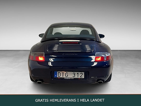 Porsche 911 Carrera 3 of 5