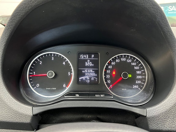 Volkswagen Amarok 18 of 23