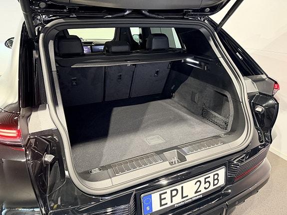 Porsche Cayenne 25 of 26