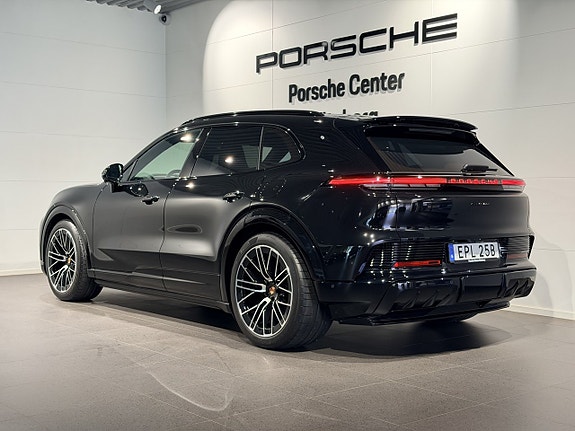 Porsche Cayenne 6 of 26