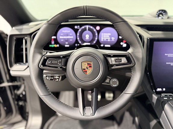 Porsche Cayenne 19 of 26