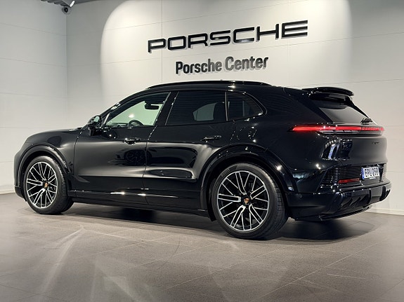 Porsche Cayenne 5 of 5
