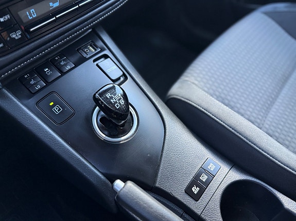 Toyota Auris 22 of 25