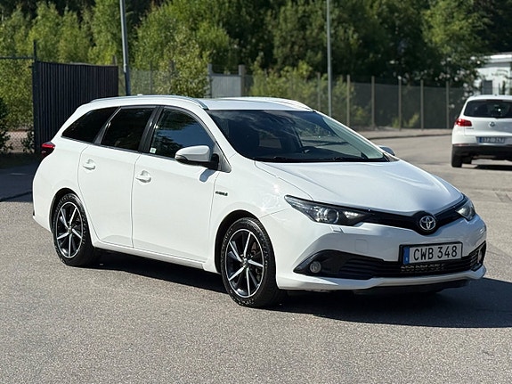Toyota Auris 13 of 25