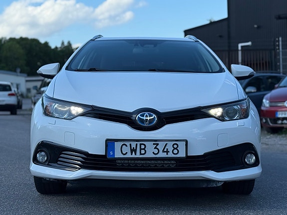 Toyota Auris 3 of 25