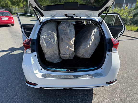 Toyota Auris 14 of 25