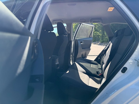 Toyota Auris 24 of 25