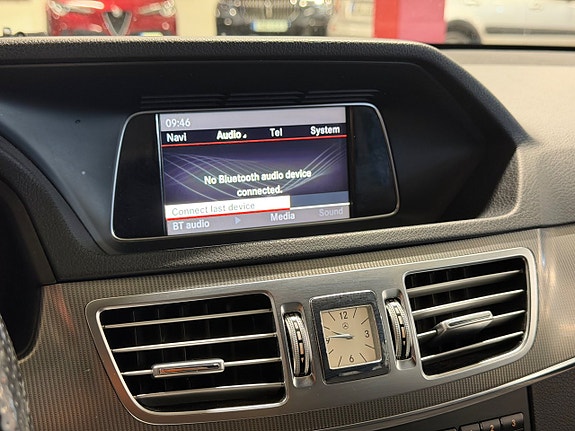 Mercedes-Benz E220 15 of 16