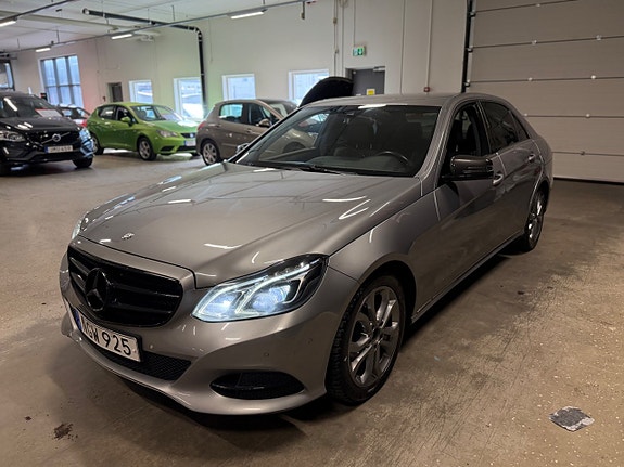 Mercedes-Benz E220 6 of 16
