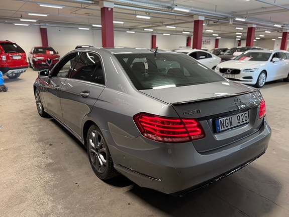 Mercedes-Benz E220 5 of 5