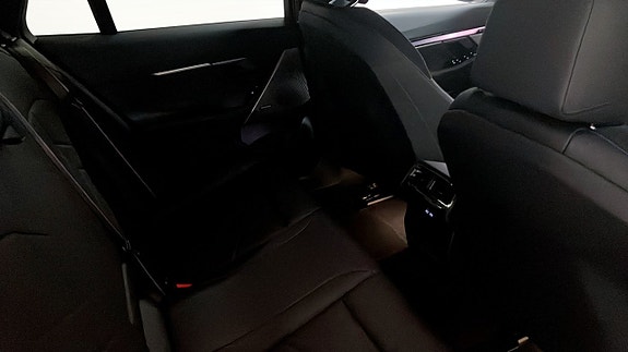 BMW 530e 5 of 9