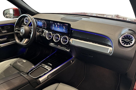 Mercedes-Benz GLB200 11 of 17