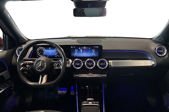 Mercedes-Benz GLB200 9 of 17