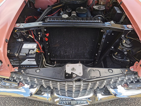 Cadillac Deville 2 of 5