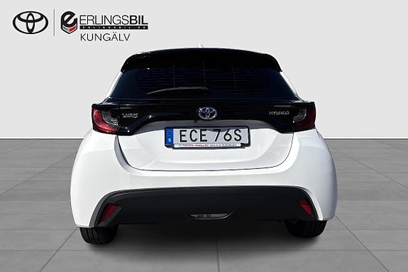 Toyota Yaris 5 of 5