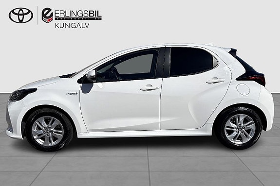 Toyota Yaris 4 of 5