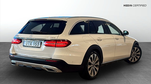 Mercedes-Benz E220 d 2 of 5