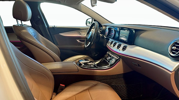 Mercedes-Benz E220 d 3 of 5