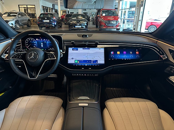 Mercedes-Benz E300 9 of 18