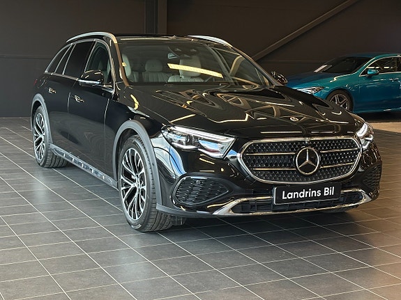 Mercedes-Benz E300 3 of 5