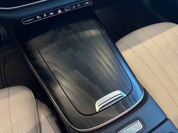Mercedes-Benz E300 18 of 18