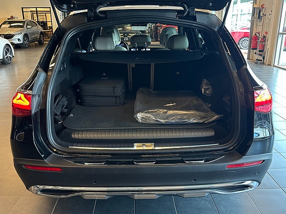 Mercedes-Benz E300 13 of 18