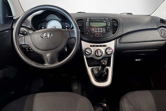 Hyundai i10 7 of 9