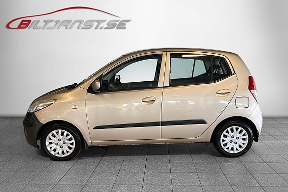 Hyundai i10 2 of 5