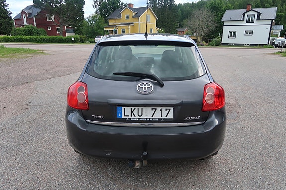 Toyota Auris 4 of 14