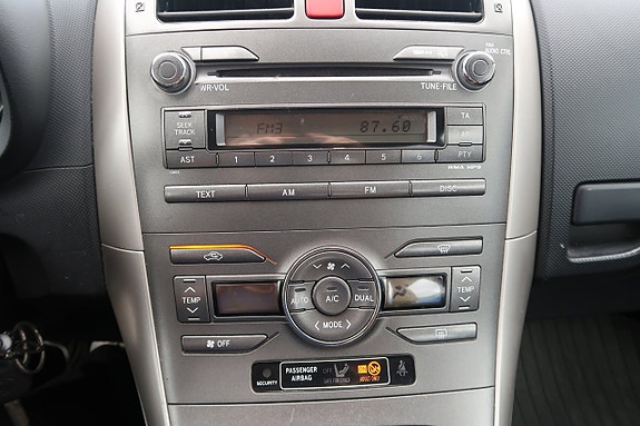 Toyota Auris 13 of 14