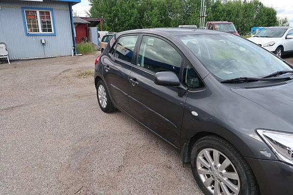 Toyota Auris 6 of 14