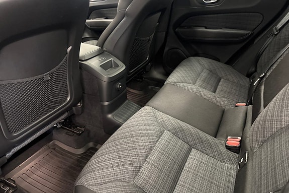 Volvo XC60 12 of 25