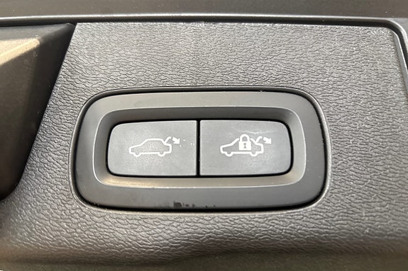 Volvo XC60 18 of 25