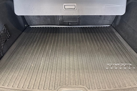 Volvo XC60 13 of 25