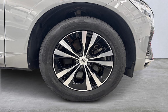 Volvo XC60 14 of 25