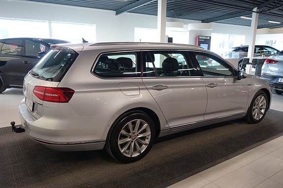 Volkswagen Passat 3 of 5