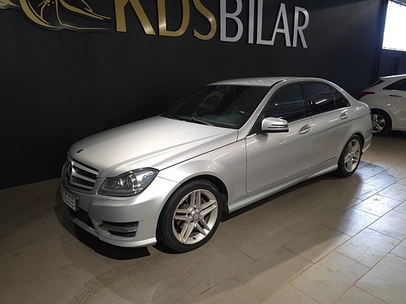 Mercedes-Benz C180 2 of 5