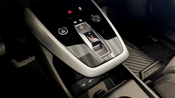 Audi Q4 e-tron 14 of 19