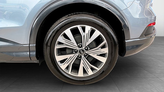Audi Q4 e-tron 6 of 19