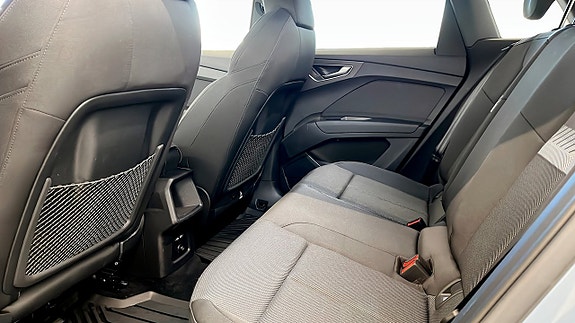 Audi Q4 e-tron 10 of 19